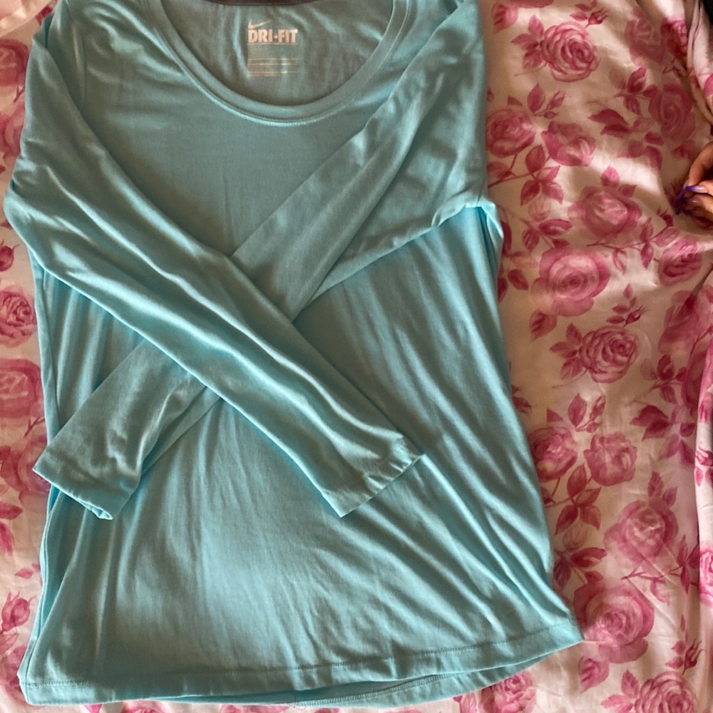 Nike Dry fit long sleeve bundle